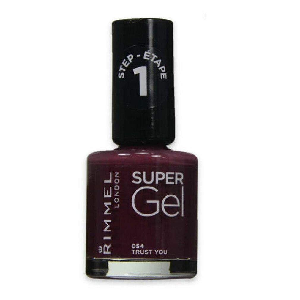 Rimmel Super Gel Nagellack. Flasche mit dunkelroter Farbe. Schwarzer Deckel mit weißer Aufschrift. Aufschrift: Step 1.