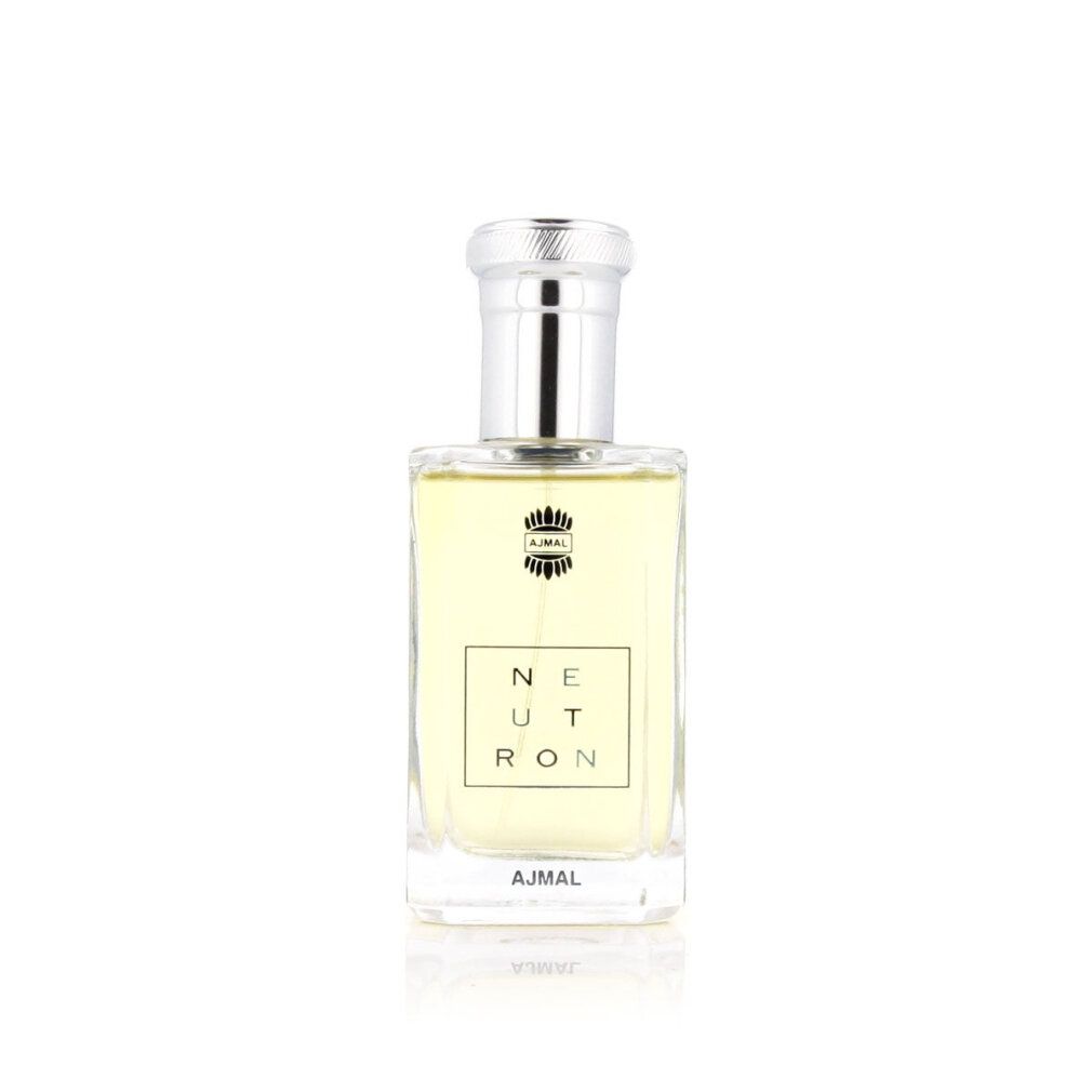 Neutron Eau de Parfum Spray. Rechteckige Glasflasche mit silbernem Verschluss. Aufschrift: NEUTRON, AJMAL.