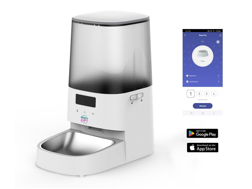 Distributore automatico di cibo bianco con contenitore trasparente. Ciotola in acciaio inox. Display app con logo. Loghi Google Play e App Store.
