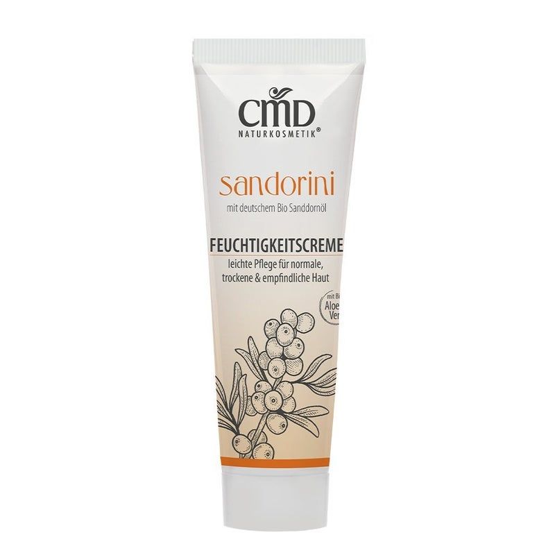 Creme-Tube mit Aufschrift CMD Naturkosmetik, Sandorini Feuchtigkeitscreme. Illustration von Sanddorn-Zweigen. Text: leichte Pflege für normale, trockene & empfindliche Haut.