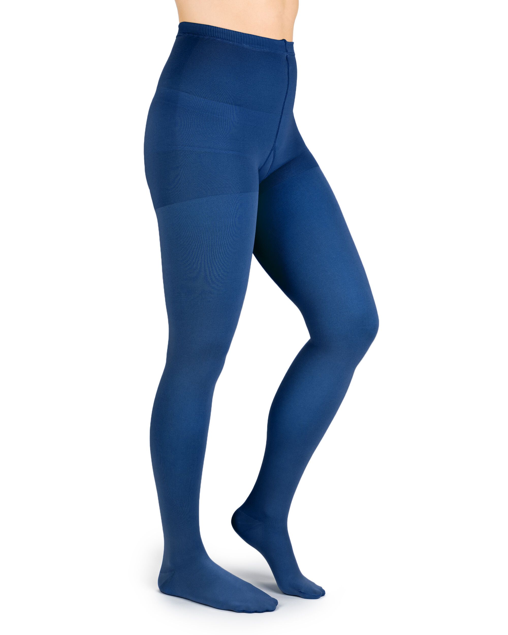 Blaue Kompressionsstrumpfhose. Blick von der Seite, die Strumpfhose bedeckt die Beine bis zur Taille. Der Stoff ist glatt und blickdicht.