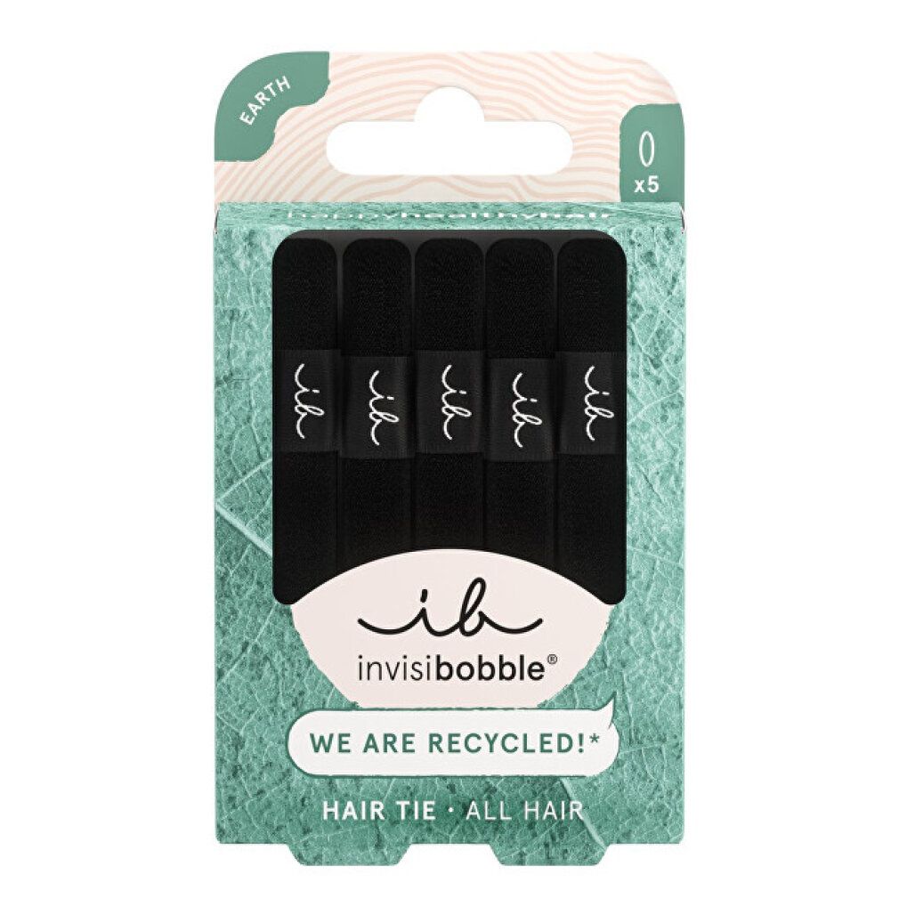 Verpackung mit 5 schwarzen Haargummis. Aufschrift: invisibobble, We are recycled, Hair Tie, All Hair.