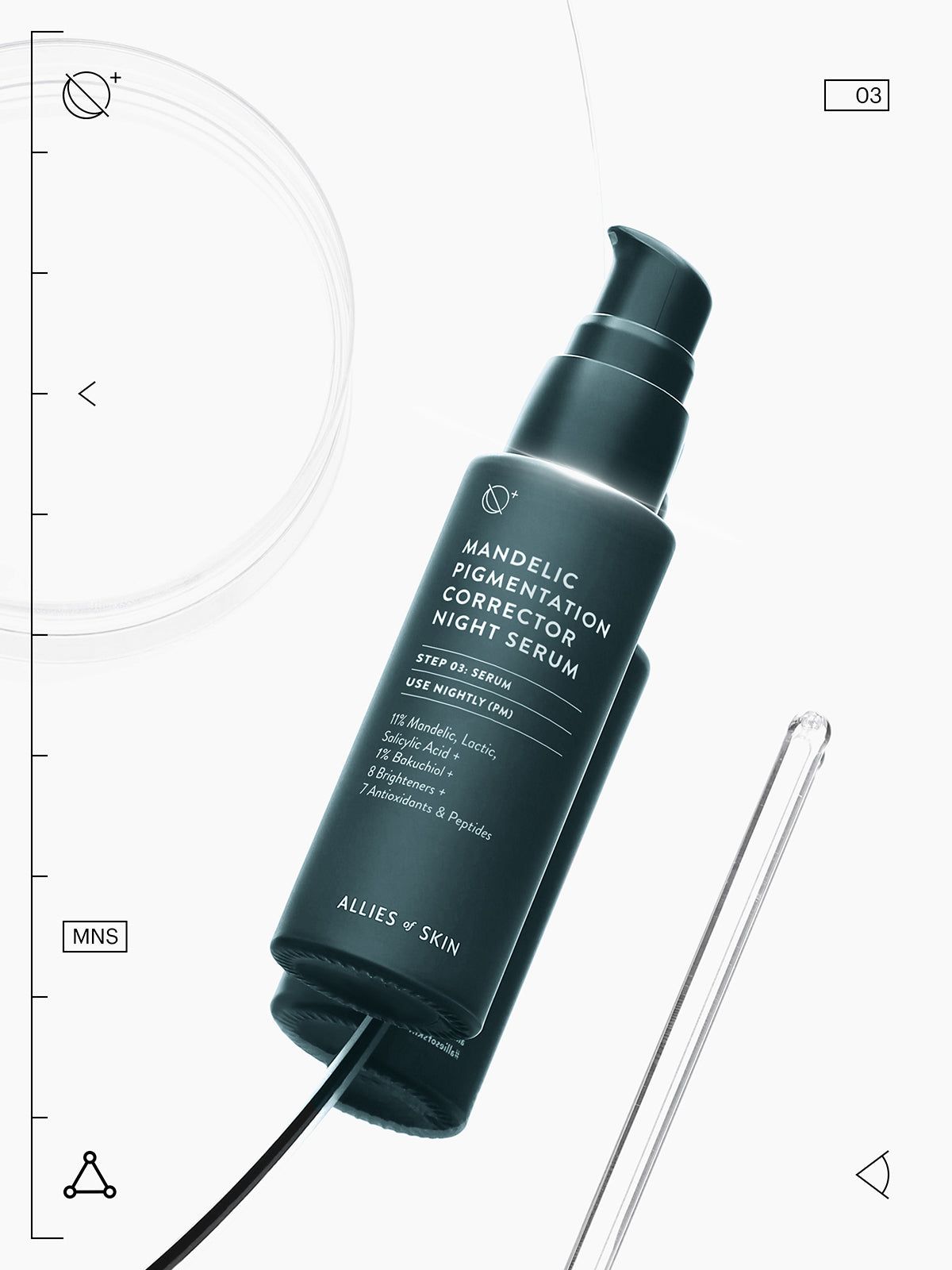 Grüne Serumflasche. Aufschrift: Mandelic Pigmentation Corrector Night Serum. Marke: ALLIES OF SKIN. Mit transparentem Stab.