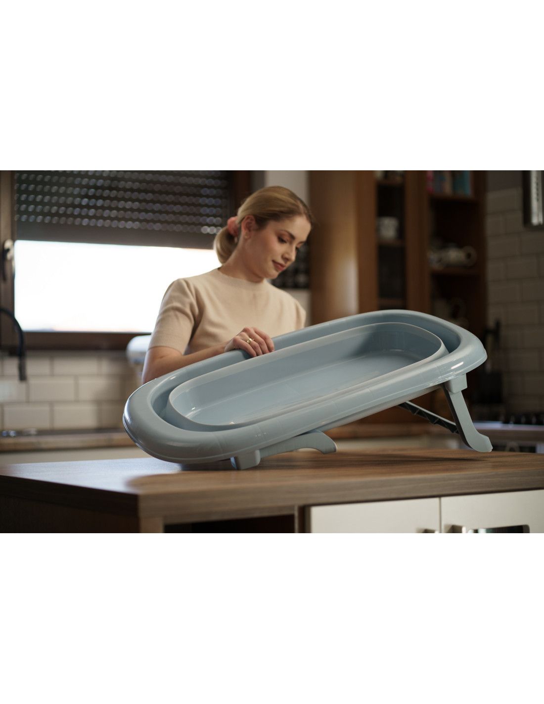 Faltbare Babybadewanne mit Ablaufstopfen