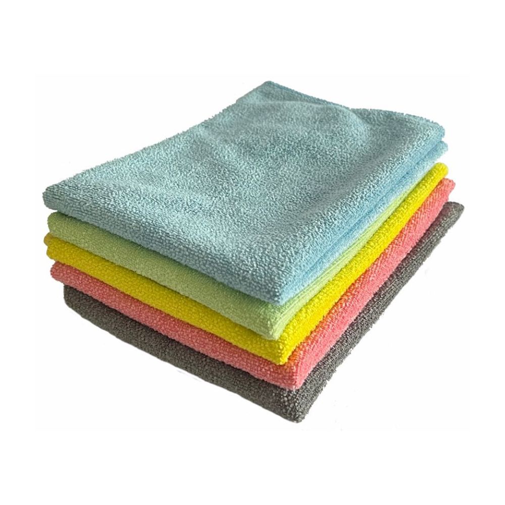 Stapel von sechs Mikrofasertüchern in verschiedenen Farben: Blau, Grün, Gelb, Rosa und Grau. Weiches Material.