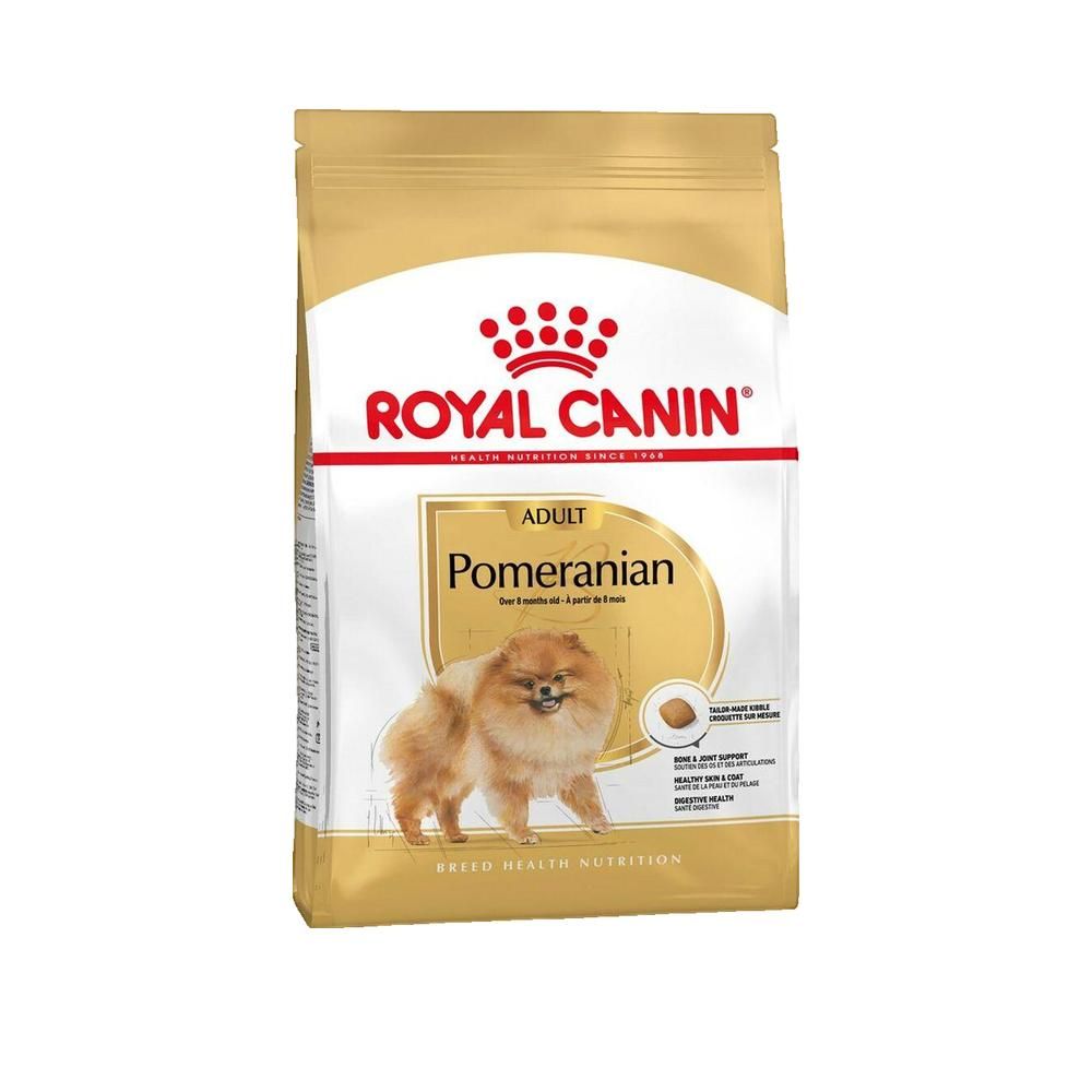 Goldfarbene Tüte mit Trockenfutter. Aufschrift ROYAL CANIN, ADULT Pomeranian. Abbildung eines Hundes.