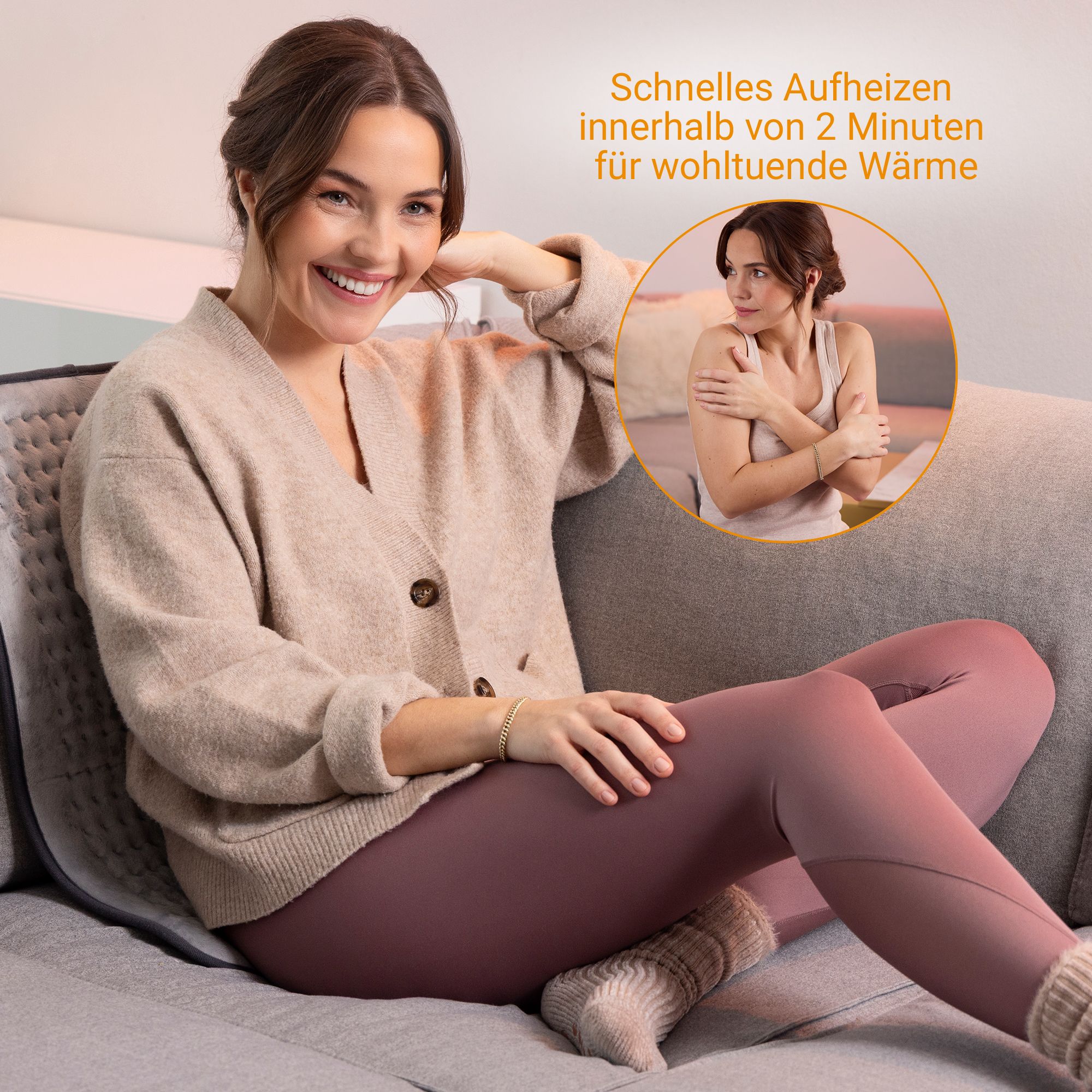 Frau sitzt auf Sofa, Heizkissen unter ihr. Inset: Frau umarmt sich. Text: Schnelles Aufheizen in 2 Minuten.