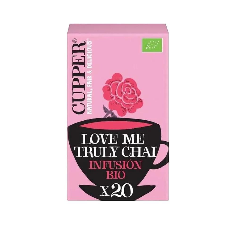 Traditioneller Chai-Tee Aufguss