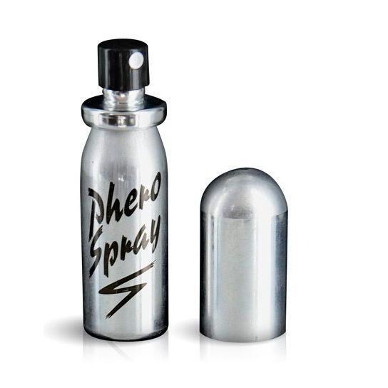 Silberne Sprühflasche mit schwarzem Schriftzug "Phero Spray". Schwarzer Sprühkopf und abgenommene Kappe.