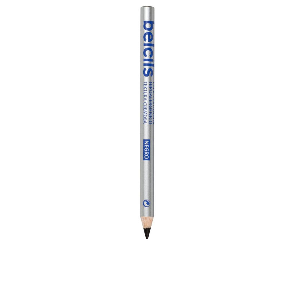 Fünf Bleistifte, silberfarben mit blauer Schrift. Aufschrift: Belcils. Schwarze Mine. Aufgereiht auf weißem Hintergrund.