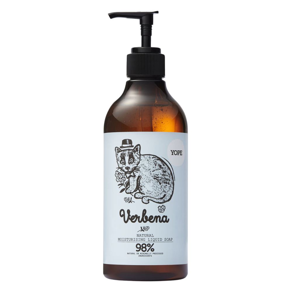 Braune Flasche mit schwarzem Pumpkopf. Etikett mit Illustration eines Tieres, Schriftzug "Verbena" und "98%".