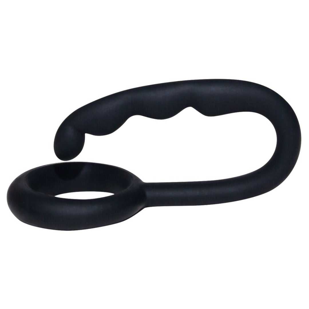 Schwarzer Penisring mit Griff. Ringförmiger Teil und gebogener Griff mit drei Aussparungen. Aus Gummi.