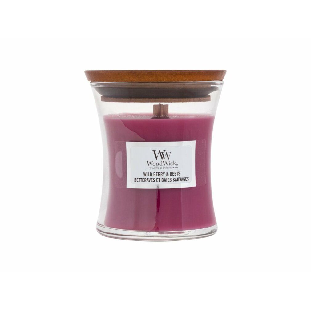 Sanduhr-Kerze mit Holzdeckel. Etikett mit 'Wild Berry & Beets'.
