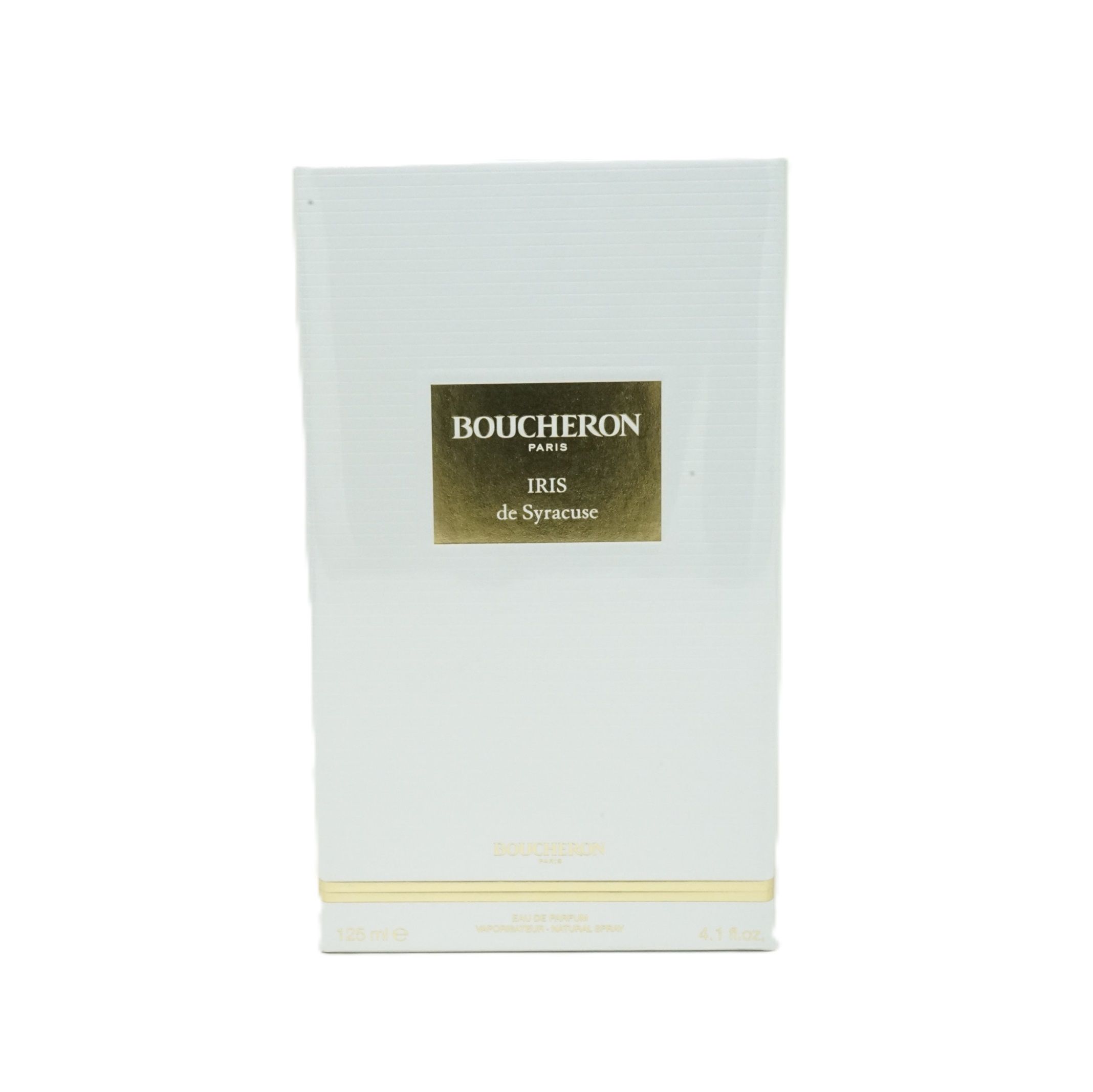 Weiße rechteckige Schachtel mit goldfarbenem Etikett. Aufschrift: BOUCHERON PARIS, Iris de Syracuse.