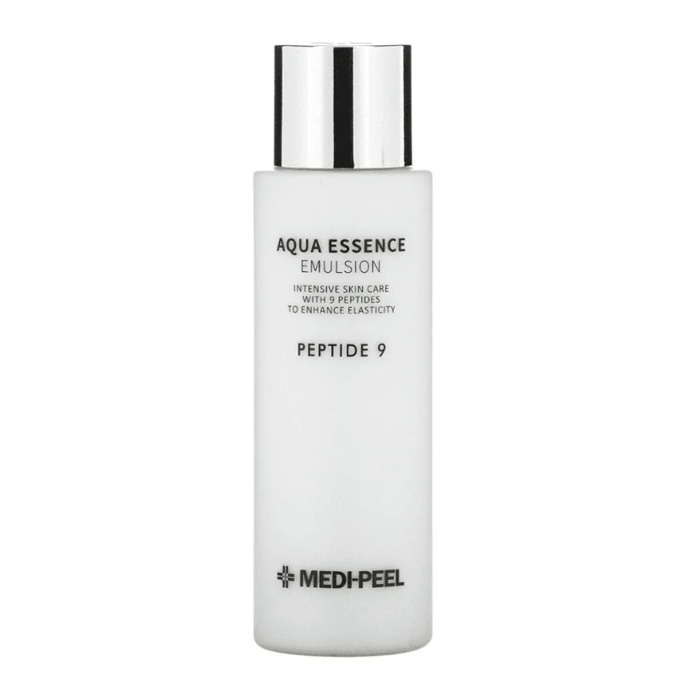 Weiße Flasche mit silbernem Deckel. Aufschrift: Aqua Essence Emulsion, Peptide 9. Marke: Medi-Peel.