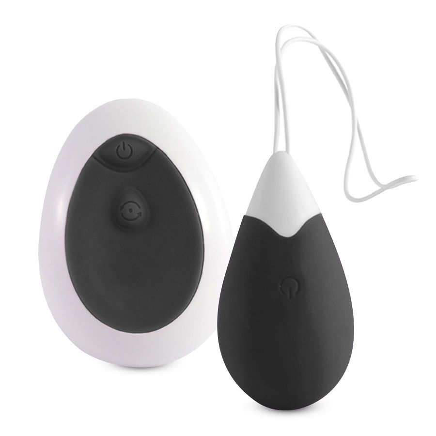 Zwei eiförmige Vibratoren. Einer schwarz mit weißer Basis und Schnur, der andere weiß mit schwarzer Oberfläche und Knöpfen.