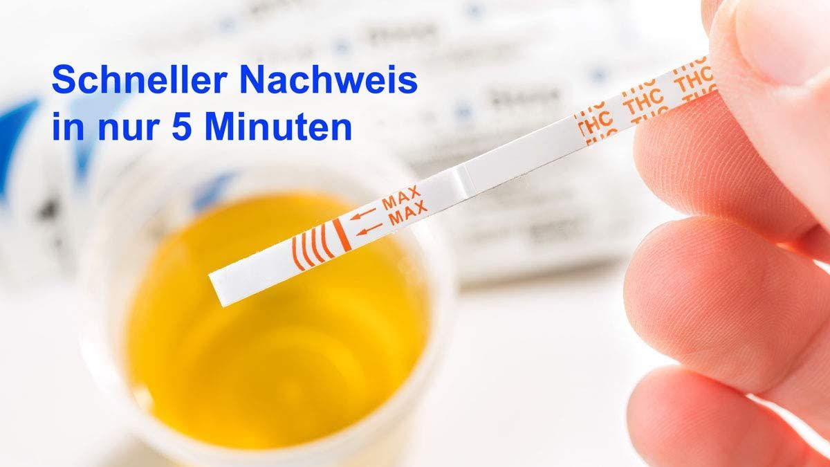 Teststreifen mit THC-Markierung und orangefarbenen Linien. Streifen wird in eine Flüssigkeit gehalten. Text: Schneller Nachweis in nur 5 Minuten.