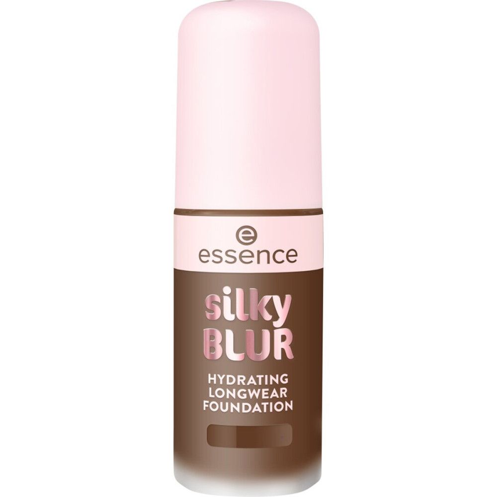 Foundation-Flasche, rosa-braun. "Essence"-Logo, "silky BLUR" und "HYDRATING LONGWEAR FOUNDATION" Schriftzug. Geschlossene Kappe.