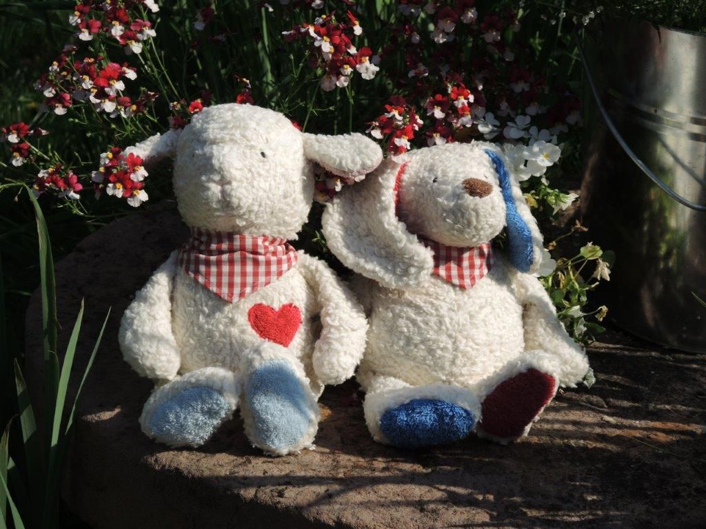 Efie Spiel & Kuscheltier Hund