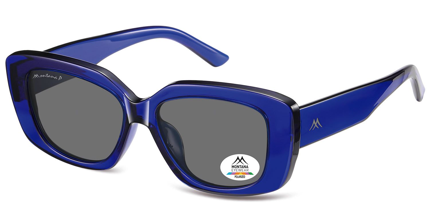 Blaue Sonnenbrille mit grauen Gläsern. Auf dem rechten Glas befindet sich ein Aufkleber mit dem Logo von Montana Eyewear. Die Brille ist leicht schräg.