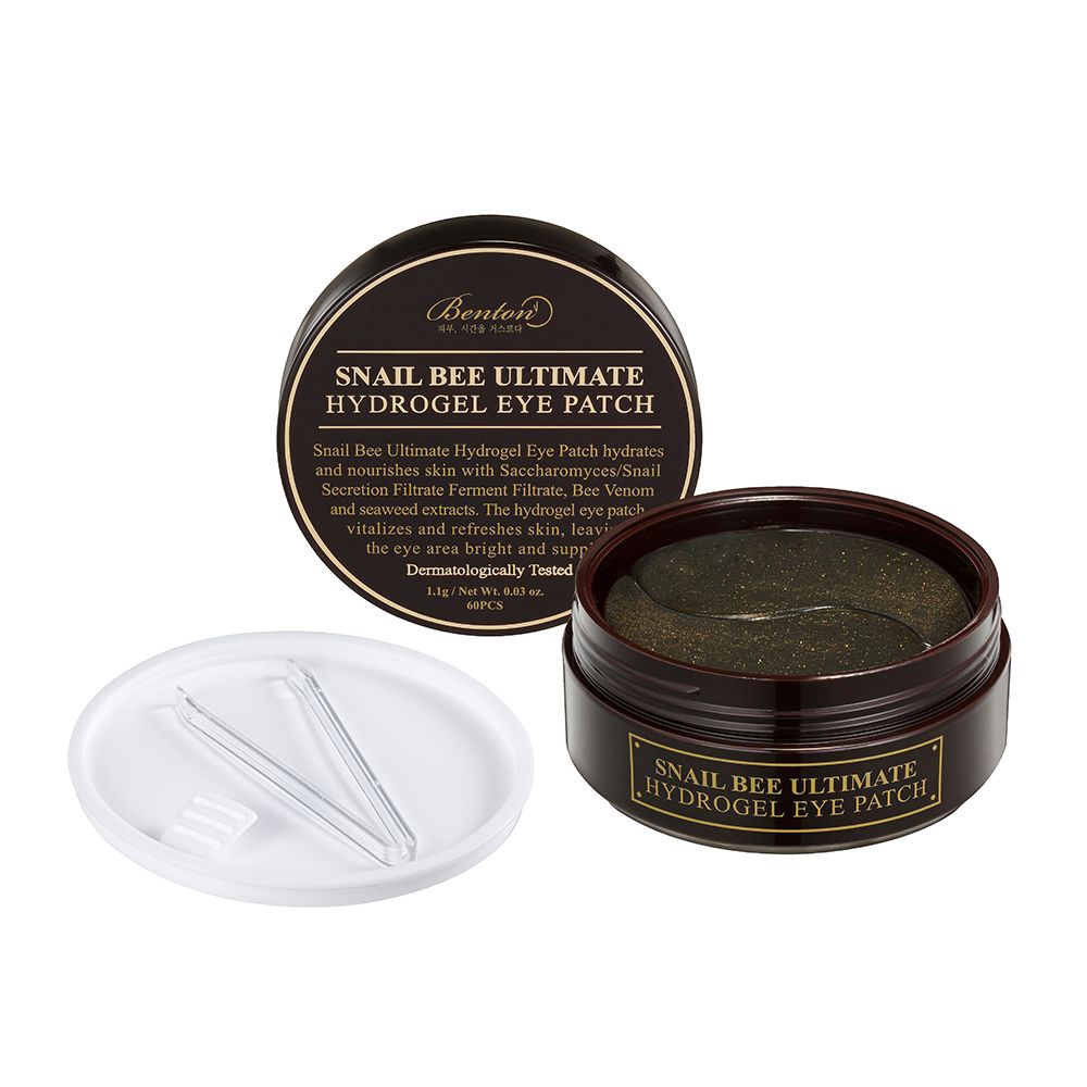 Benton Snail Bee Ultimate Hydrogel Eye Patch im offenen Tiegel mit Spatel.