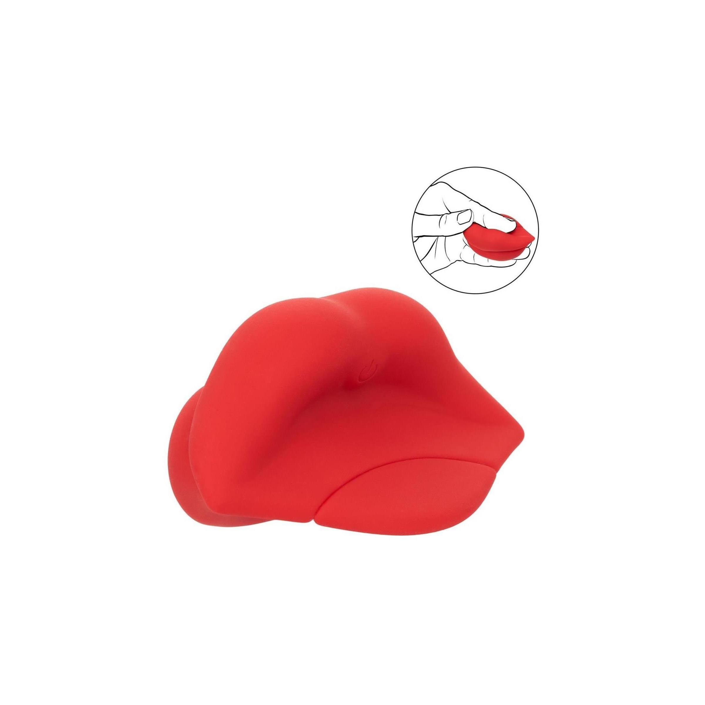 Roter, lippenförmiger Mini-Vibrator. Hand hält das Produkt. Auf weißem Hintergrund.