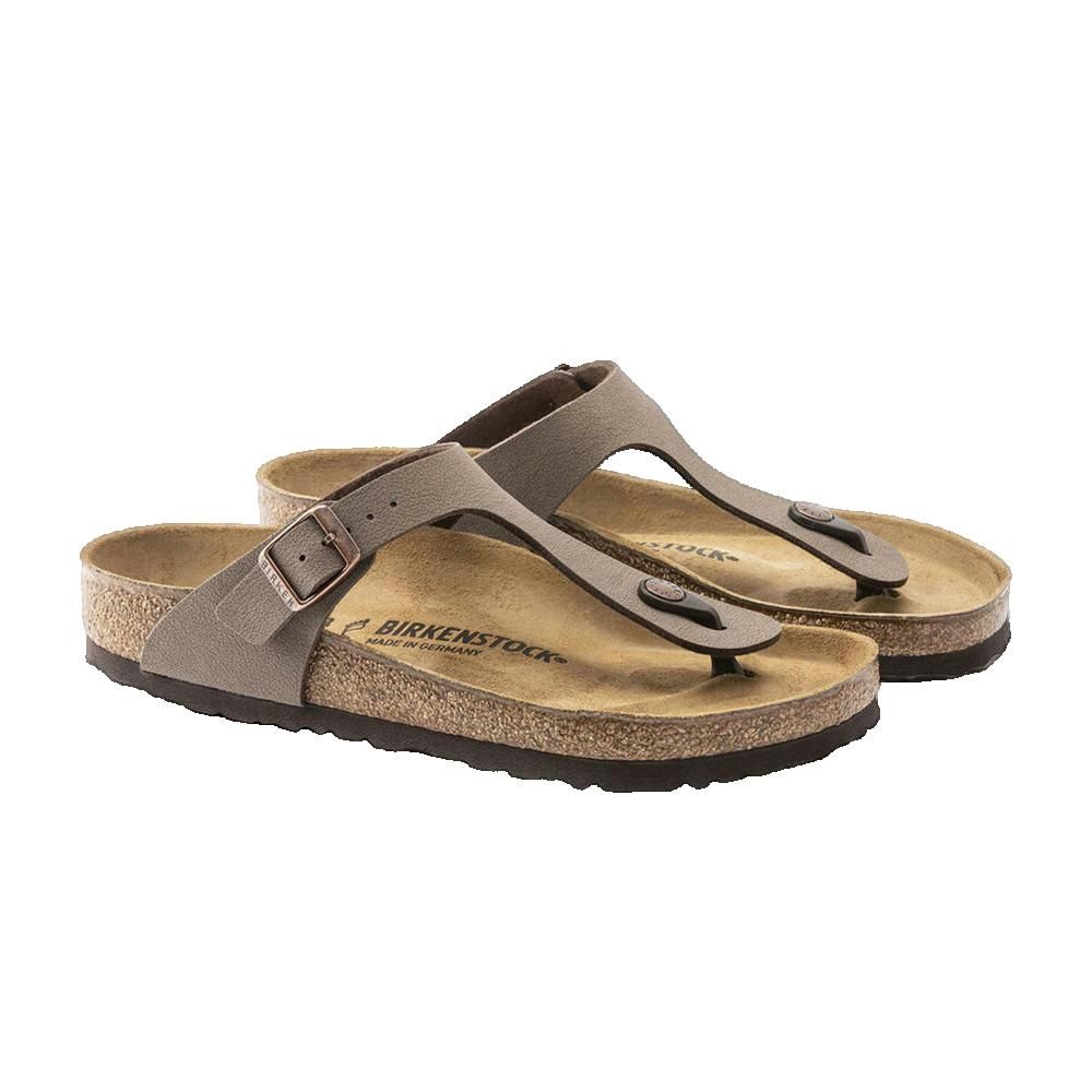 Paio di sandali Birkenstock Gizeh BS. Marrone, fibbia. Plantare in sughero, cinturino. Marchio visibile.