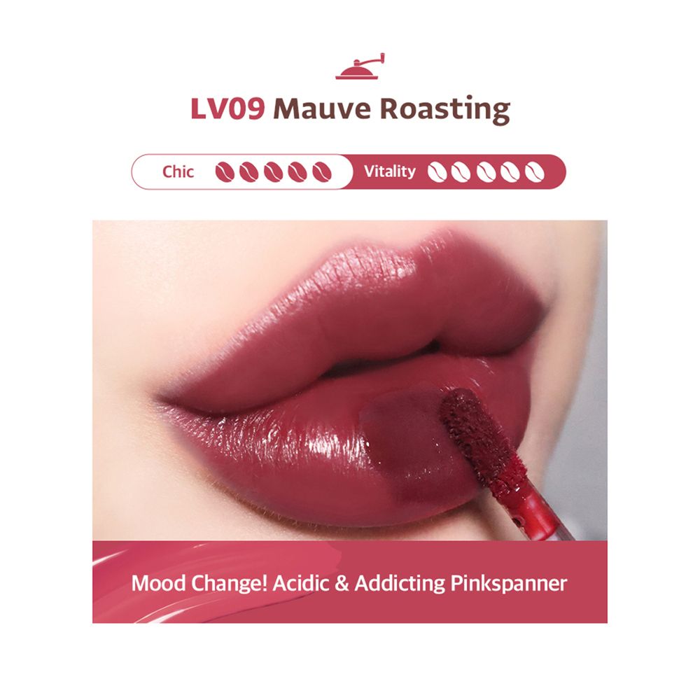 Lippen mit LV09 Mauve Roasting Lip Tint. Text: Mood Change! Acidic & Addicting Pinkspanner. Skala: Chic bis Vitalität.