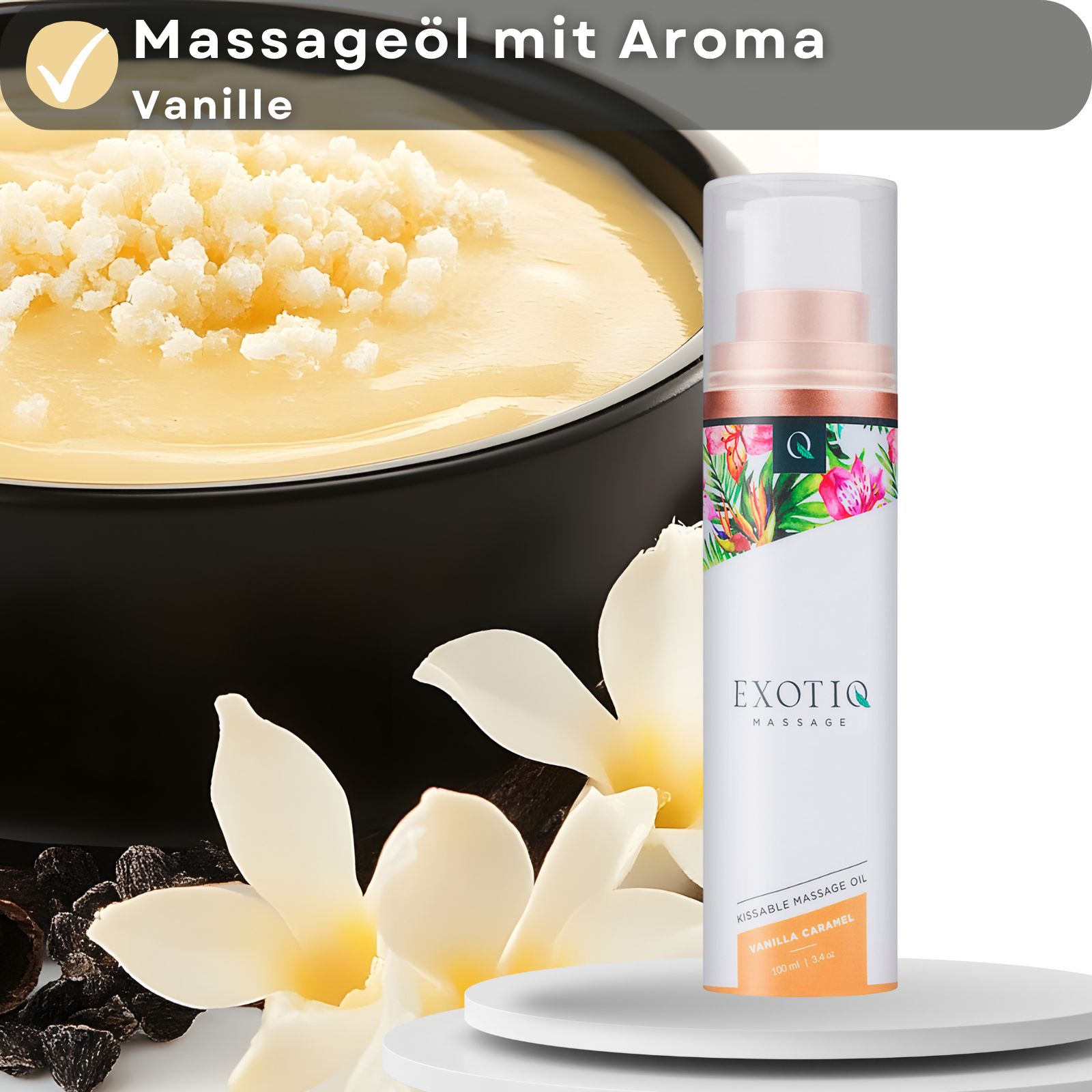 Massageöl mit Aroma Vanille. Vanille-Dessert und Blüten im Hintergrund. Weiße Flasche mit floralem Design und goldfarbenem Ring.