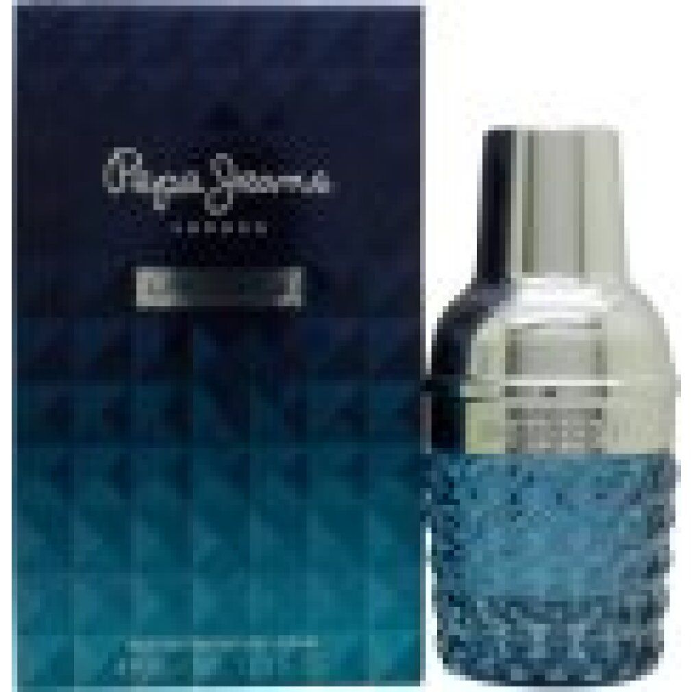 Parfümflakon und Schachtel. Der Flakon ist blau und silberfarben, die Schachtel blau mit Logo "Pepe Jeans London".