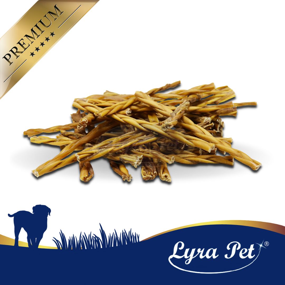 Haufen von Pferdehautzöpfen. Logo und Text: "Lyra Pet". Hintergrund: weiß.