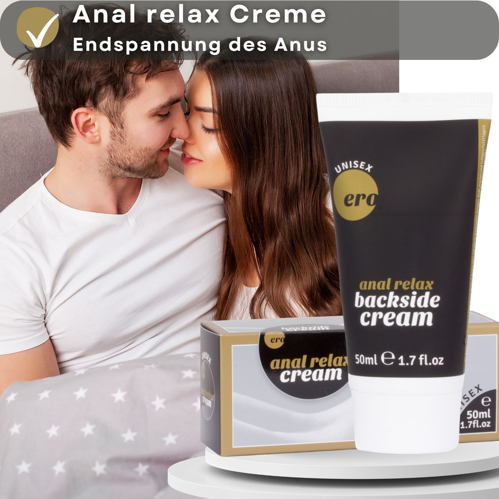 Produkt-Tube und Text. Aufschrift: "anal relax backside cream". Volumen: 50ml. Abgebildet: Paar.