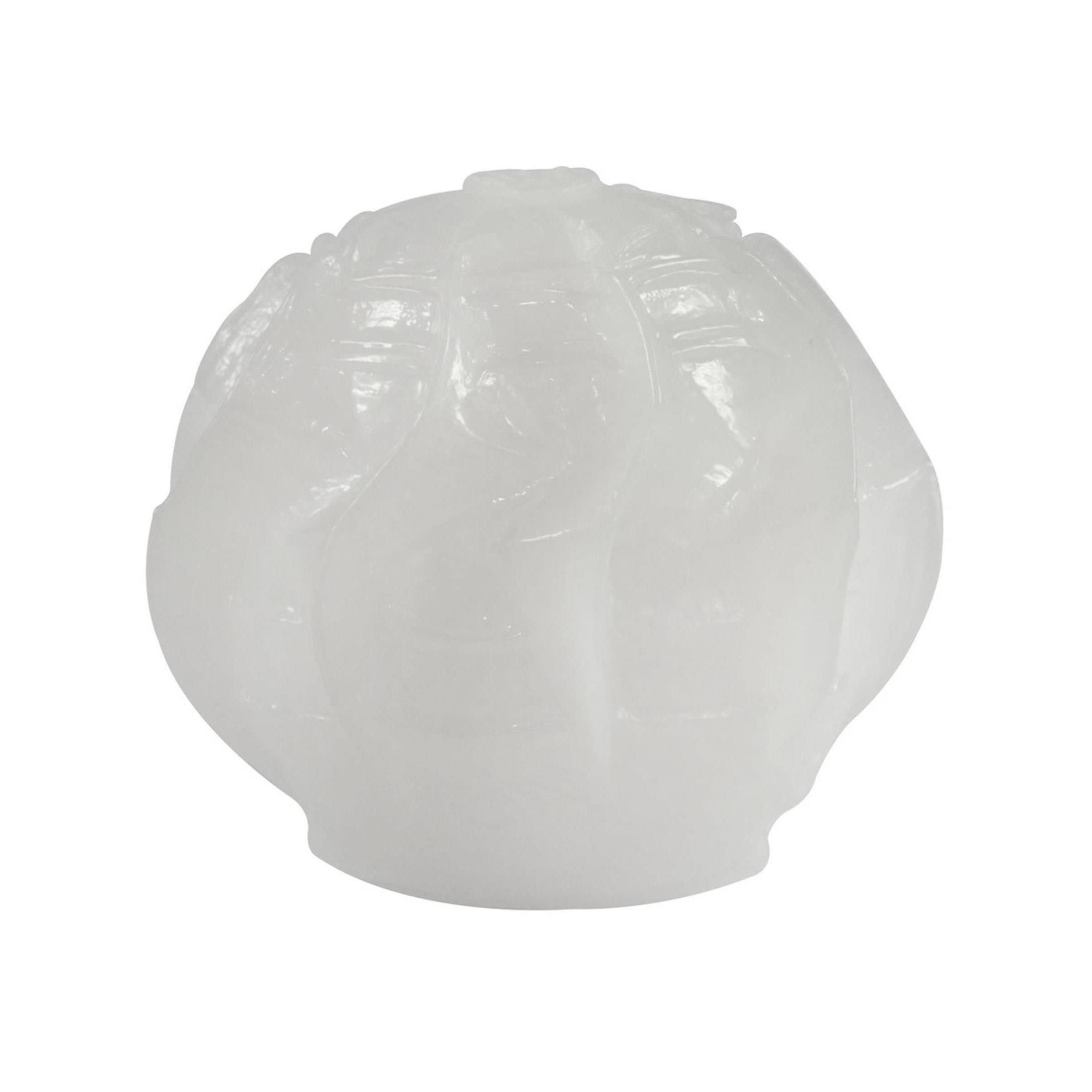 Weißes, geriffeltes Produkt in Form eines Eies.