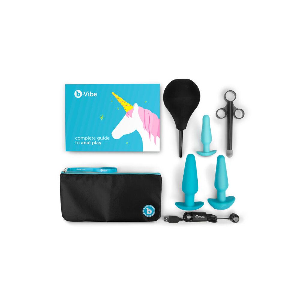 Set mit analen Trainingsplugs, Zubehör, Tasche und Anleitung. Hellblaue Farbe. Schwarze Tasche mit Logo.