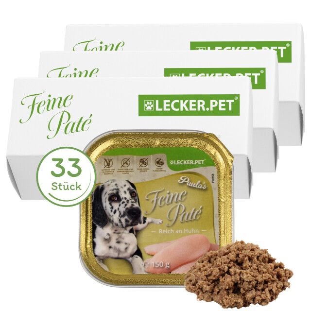 Drei Packungen Hundefutter. Eine Dose geöffnet mit Futter und Hühnchen. Aufschrift: Feine Paté, Reich an Huhn, 33 Stück.