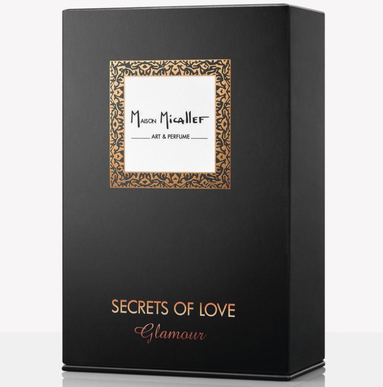 Schwarze Schachtel mit goldfarbenem Logo und Schriftzug Secrets of Love Glamour.