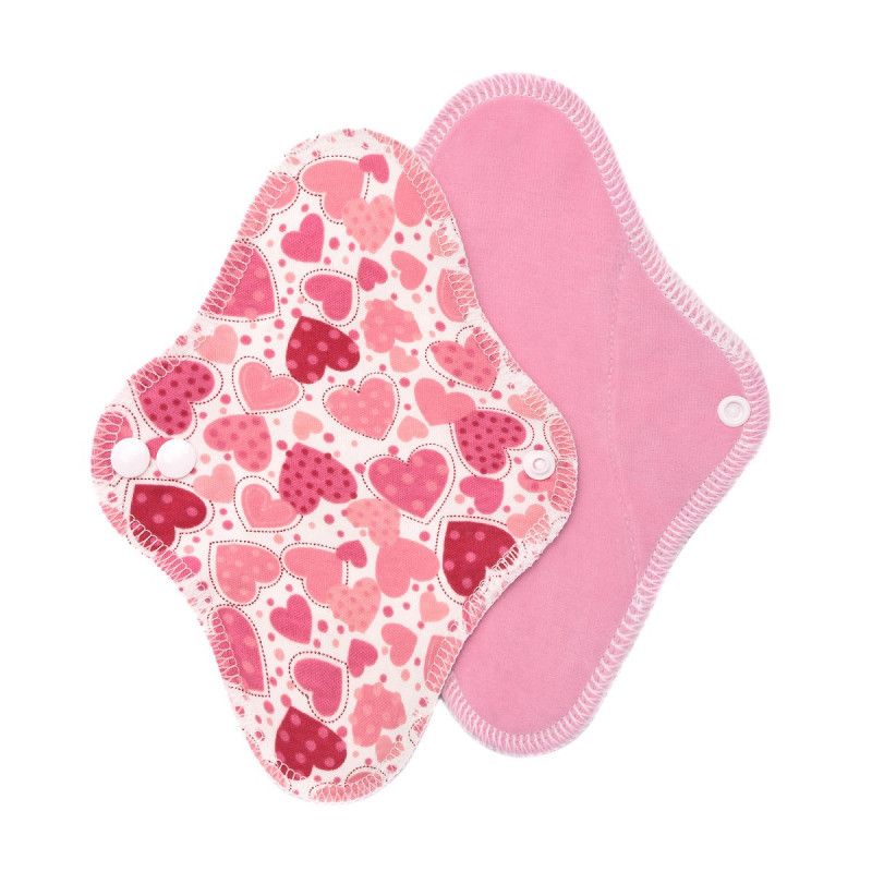 Zwei Stoffbinden. Eine mit rosa Herzmuster, die andere rosa. Beide mit Druckknöpfen und Ziernähten.