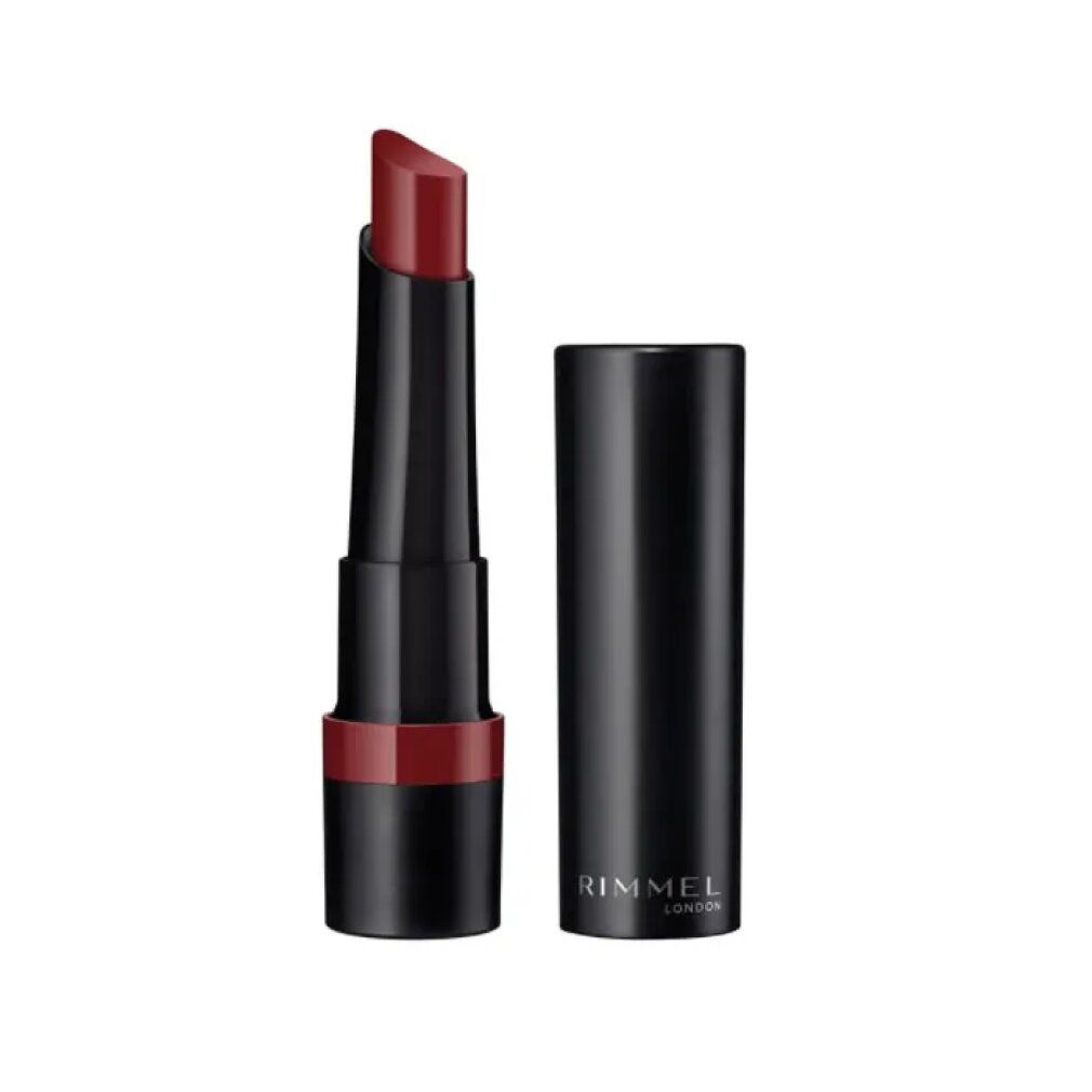 Roter Lippenstift mit schwarzer Hülle. Der Lippenstift ist teilweise herausgedreht. Auf der Hülle steht "RIMMEL LONDON".