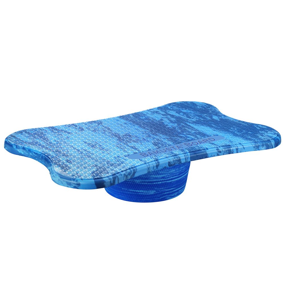 Blaues Balance Board. Ovale Form mit gewellter Oberfläche. Auf einem zylindrischen Sockel. BAMUSTA BOARD Schriftzug.