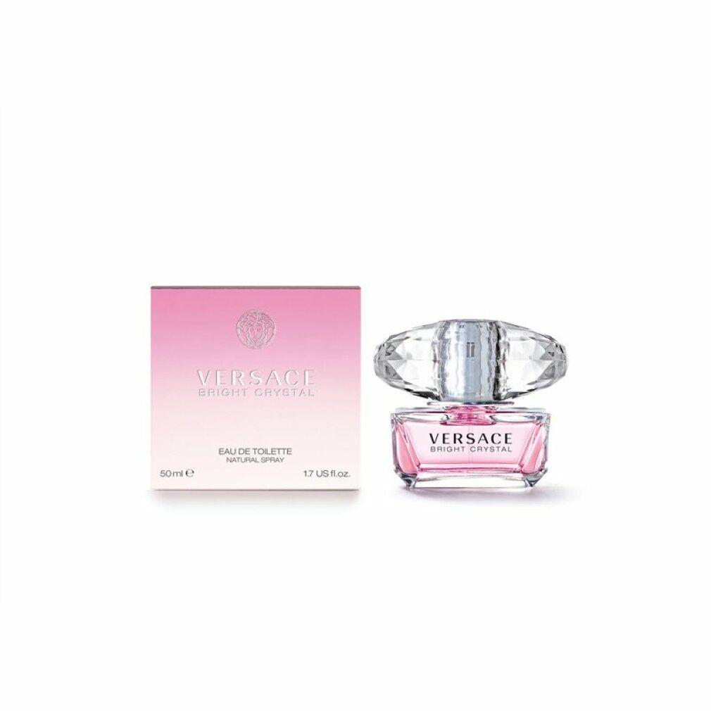 Versace Bright Crystal Eau de Toilette Spray. Rosa Flakon mit Kristallverschluss und rosa Schachtel. Text: Versace, Bright Crystal.