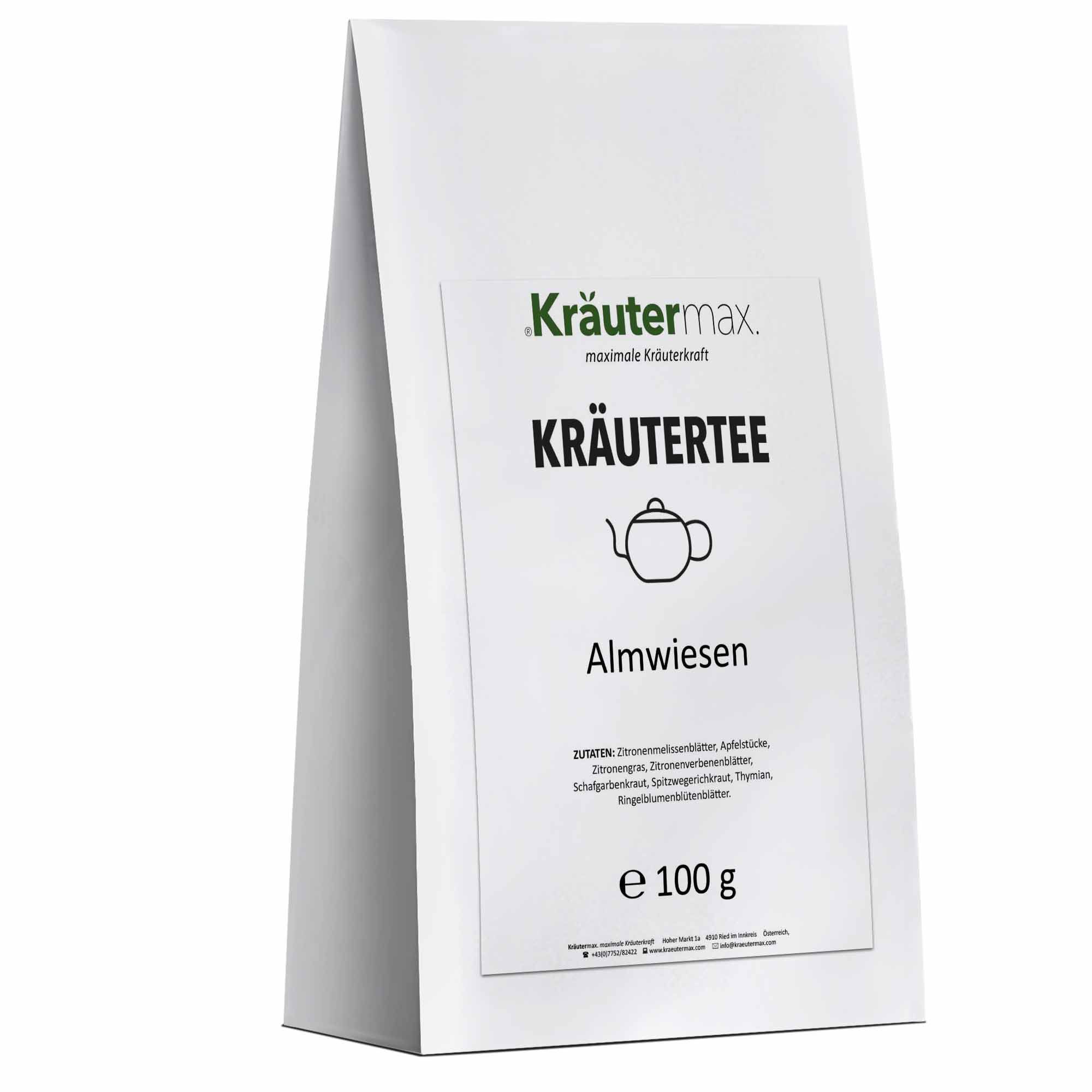Weiße Kräutertee-Verpackung. Aufdruck: Kräutermax, Kräutertee, Almwiesen, Teekanne, Zutatenliste, 100 g.