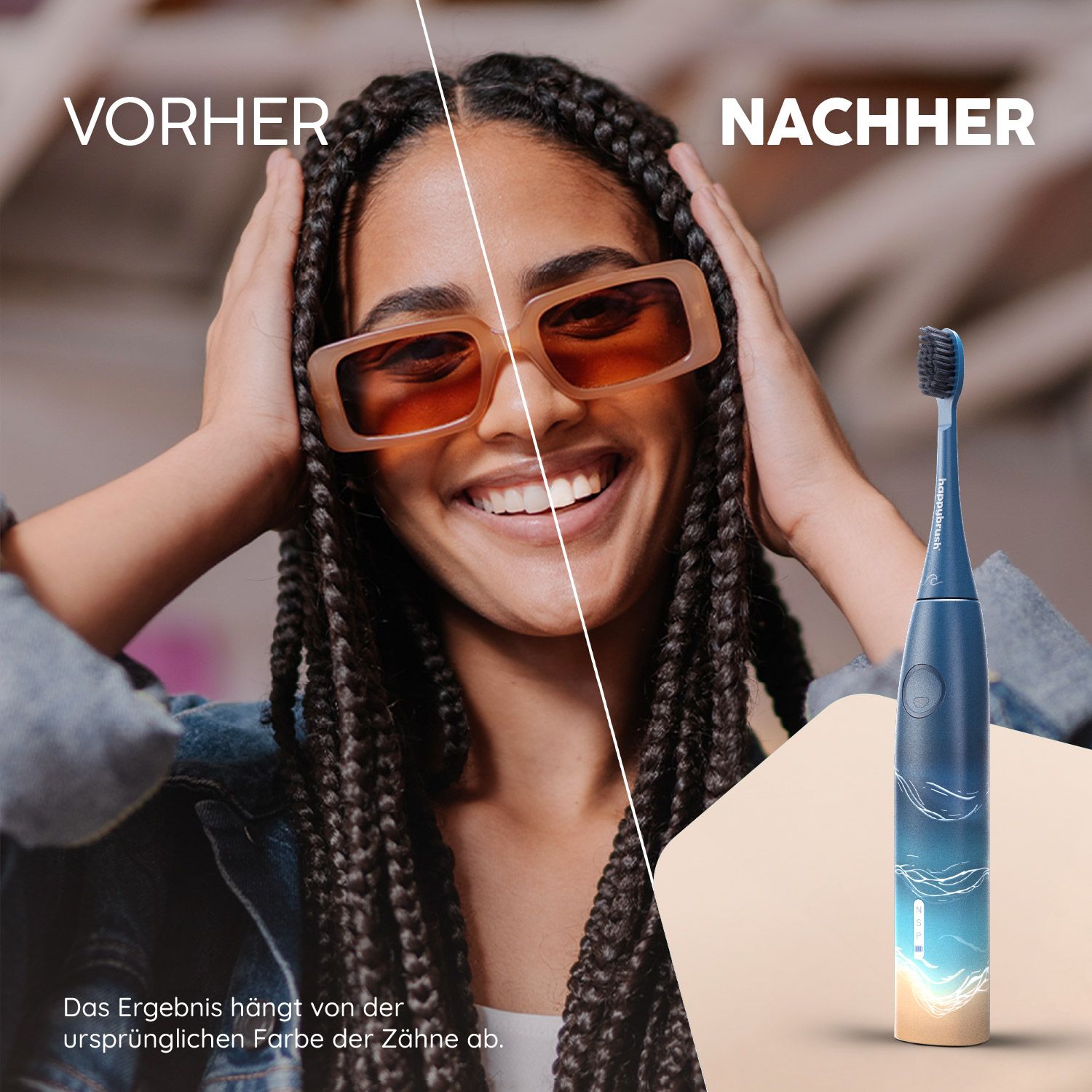 Vorher-Nachher-Vergleich mit einer Frau, die eine blaue Schallzahnbürste hält. Der Vergleich zeigt ein strahlendes Lächeln nach dem Zähneputzen.