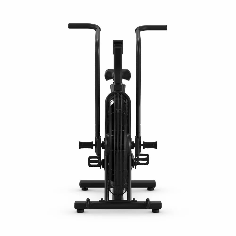 Schwarzes Air Bike von hinten. Sichtbar sind Pedale, Griffe und das Lüfterrad.