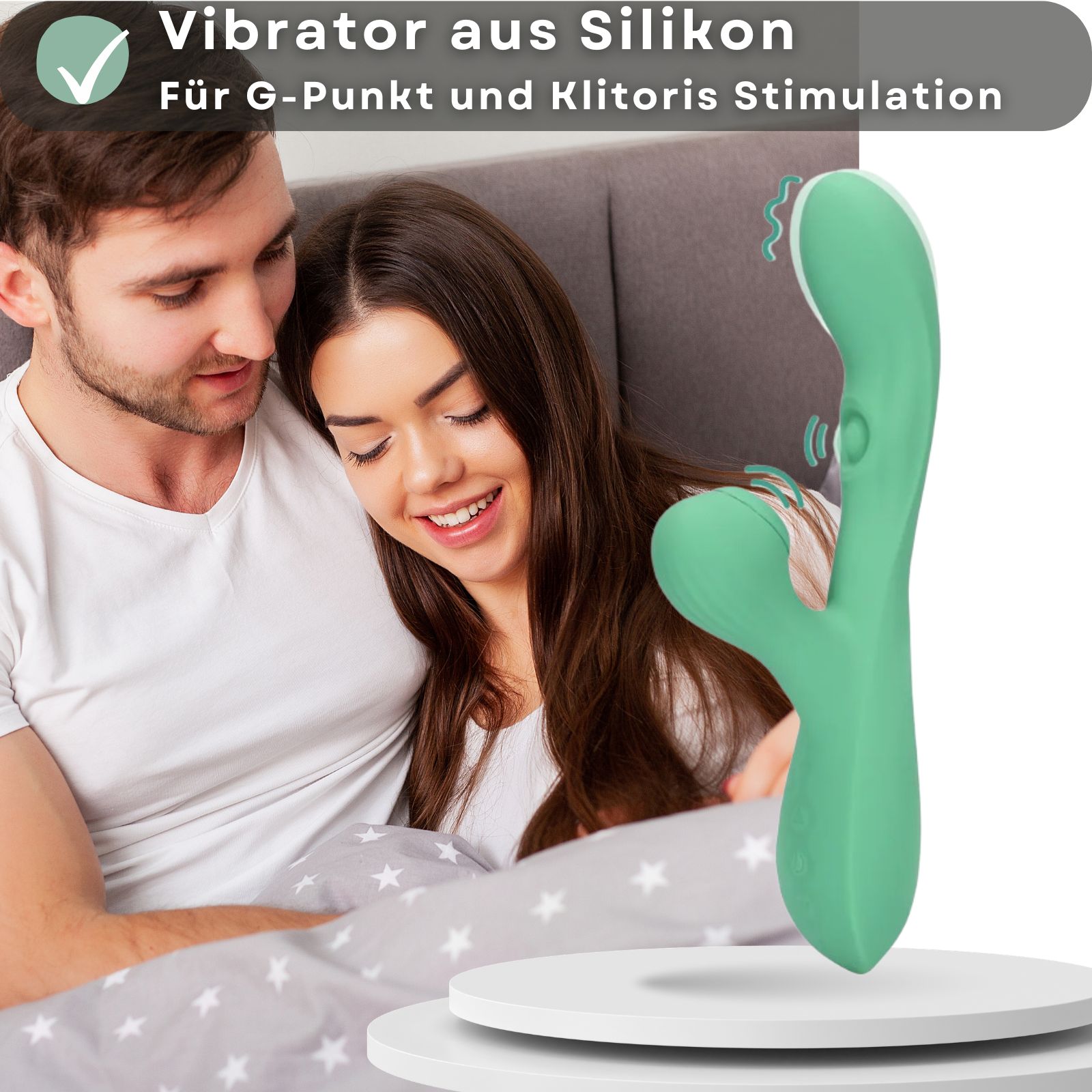 Grüner Vibrator. Text: Silikon, für G-Punkt und Klitoris, USB, 10 Modi. Paar im Bett.