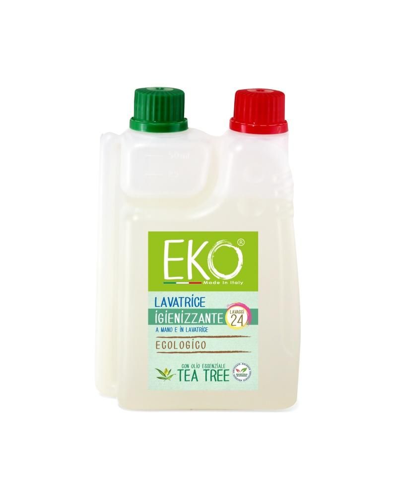 Flacone trasparente con tappi verde e rosso. L'etichetta riporta "EKO", "LAVATRICE", "IGIENIZZANTE 24", "ECOLOGICO" e "TEA TREE". Il prodotto è per lavatrice e lavaggio a mano.