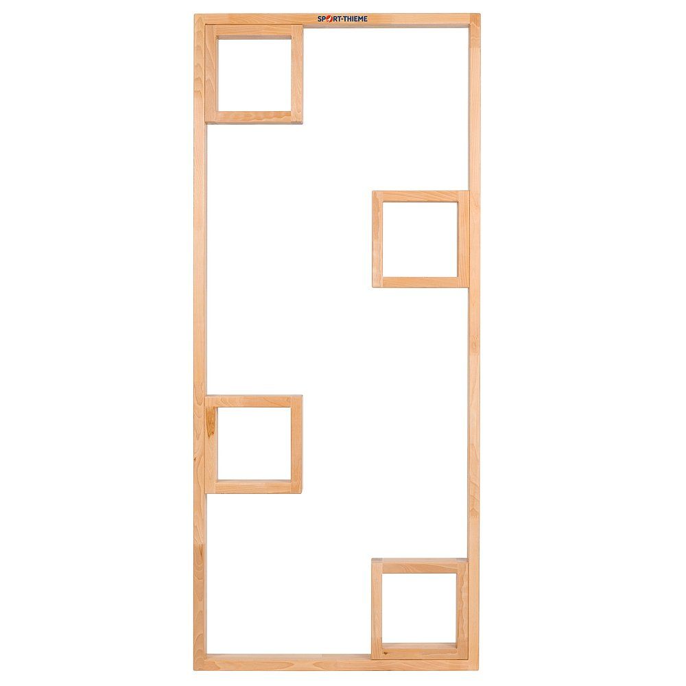 Turnwand-Einzelelement mit quadratischen Öffnungen. Holzrahmen mit fünf quadratischen Öffnungen. Oben Schriftzug Sport-Thieme.