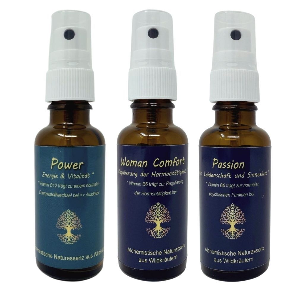 Drei braune Sprühflaschen mit blauen Etiketten und goldener Baumgrafik. Beschriftungen: Power, Woman Comfort, Passion.