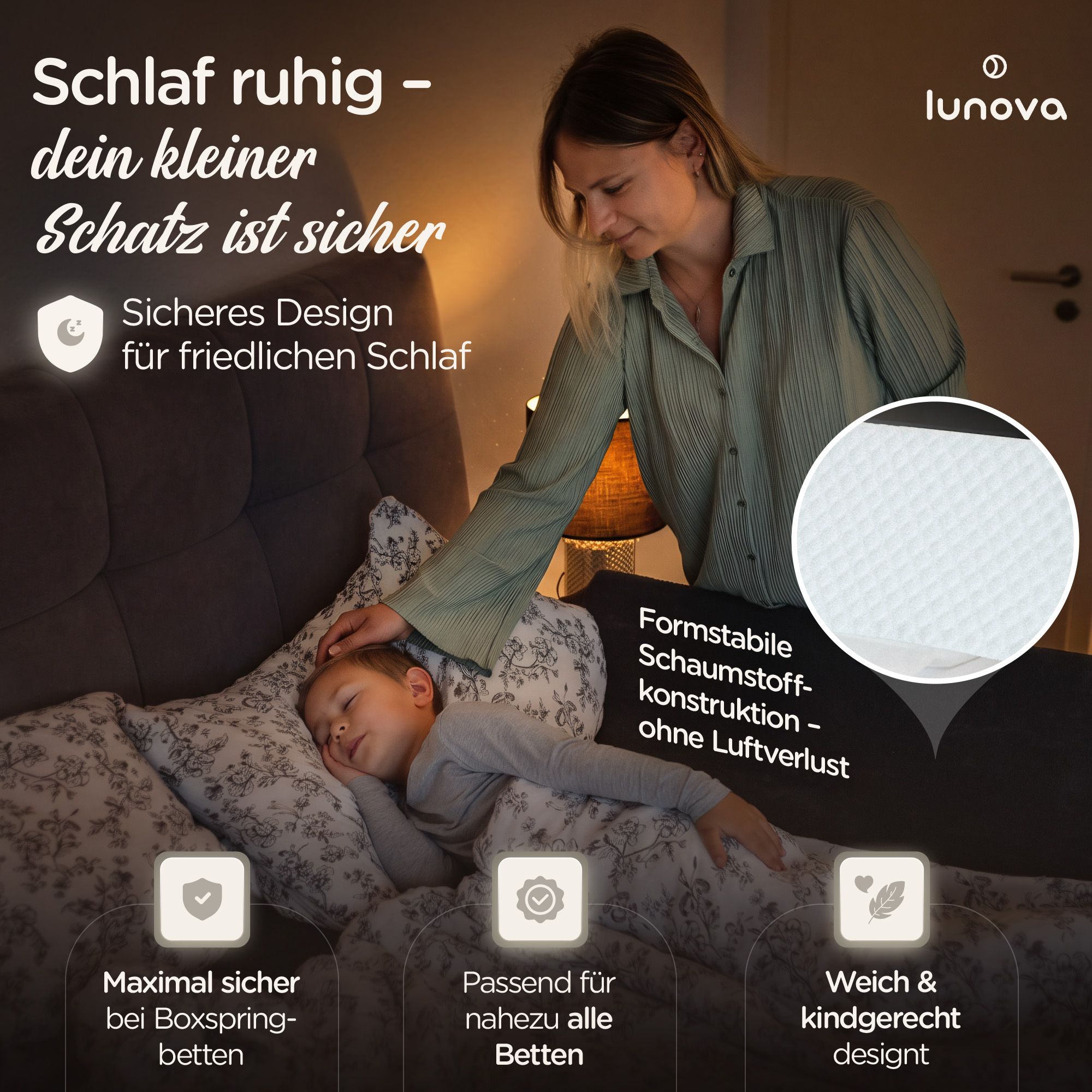 Kind schläft sicher im Bett. Frau schaut lächelnd zu. Formstabile Schaumstoff-Konstruktion.