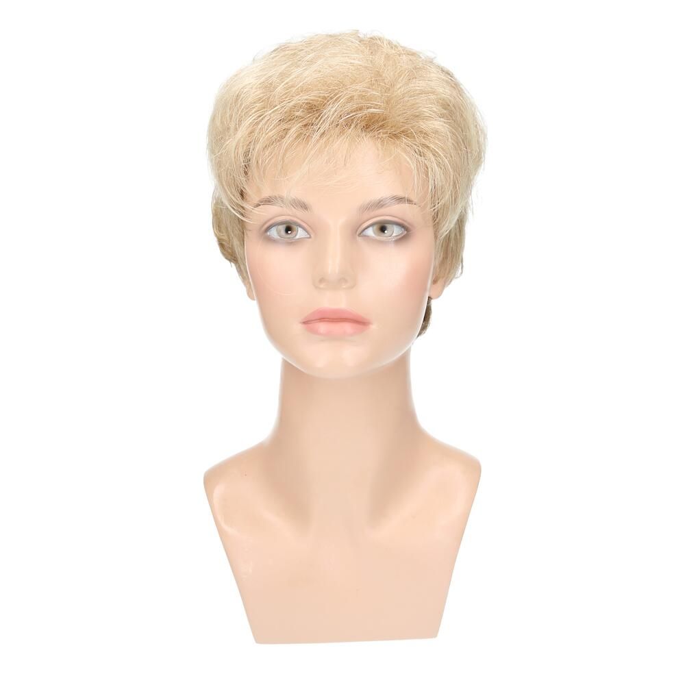 Blonde Perücke auf einem Schaufensterkopf. Kurzer, gestufter Schnitt. Frontalansicht.