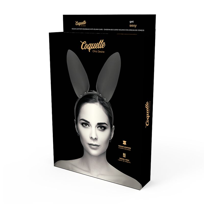 Verpackung mit einem Model, das schwarze Hasenohren-Haarband trägt. "Coquette Chic Desire" ist sichtbar.